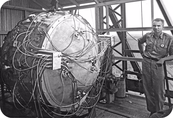 Lise Meitner et Otto Frisch travaillant ensemble